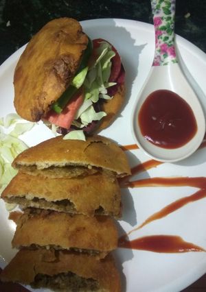 A picture of Mung daal kachori.