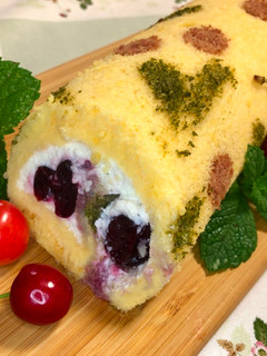 A picture of Cherry Roll Cake🍒.
