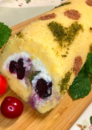 A picture of Cherry Roll Cake🍒.