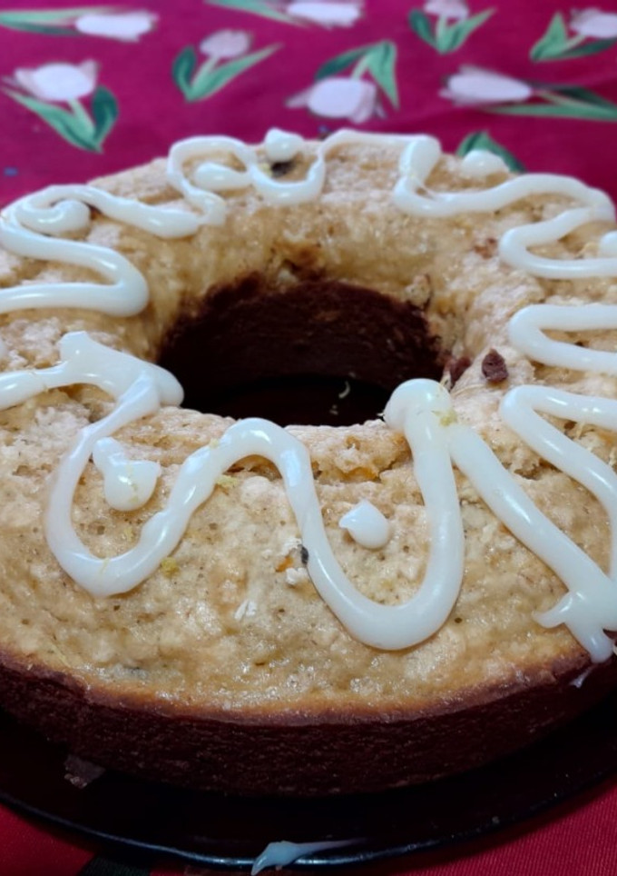 Una foto de Budín de mandarina, avena y pasas