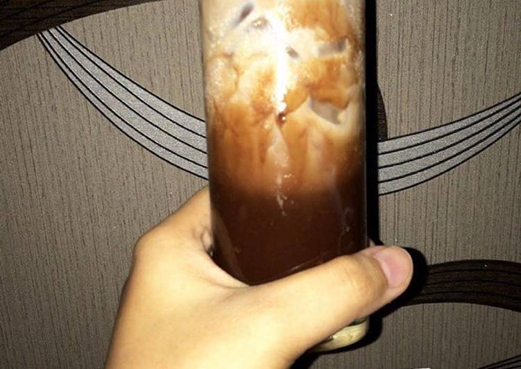 Iced chocolate baileys