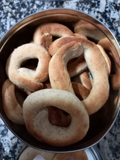 Una foto de Rollitos de canela, manzana y limón