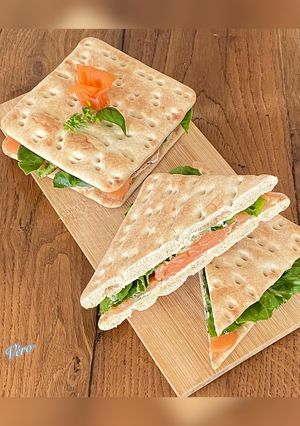 Une photo de Sandwich suédois au saumon fumé /fromage frais