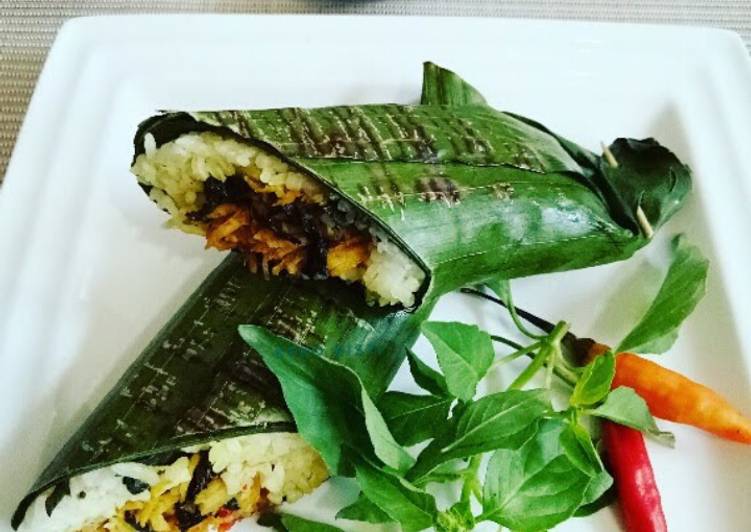 Nasi Bakar Ayam Suwir