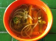 Una foto de salsa para noodles