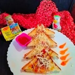 A picture of Bread chesss sandwich.