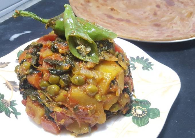 Methi Aloo Gajar Matar ki bhujiya !