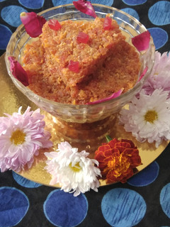 ગાજર નો હલવો (Gajar Halwa Recipe In Gujarati) રેસીપી મુખ્ય ફોટો