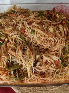 Una foto de Fideos de arroz con verduras