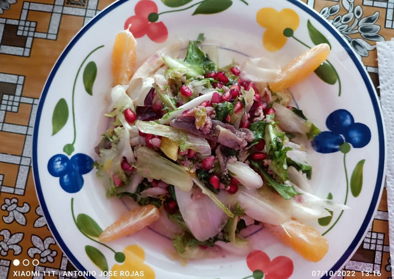 Pescadilla de Vilanova y ensalada de otoño