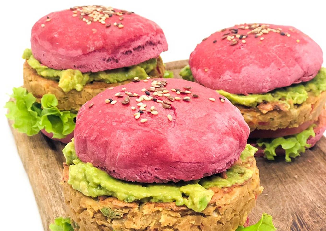 Hamburguesa de garbanzo con pan de remolacha