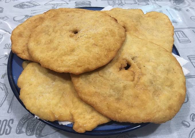 Tortas fritas con grasa!! Receta de Cami Maffey Cookpad