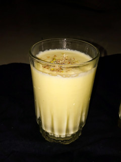 சௌகார்பேட் லஸ்ஸி செய்முறை முக்கிய புகைப்படம்