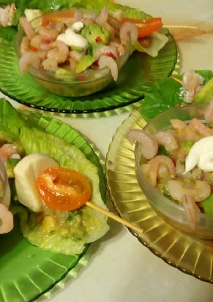 Una foto de Ceviche de camarón y palta