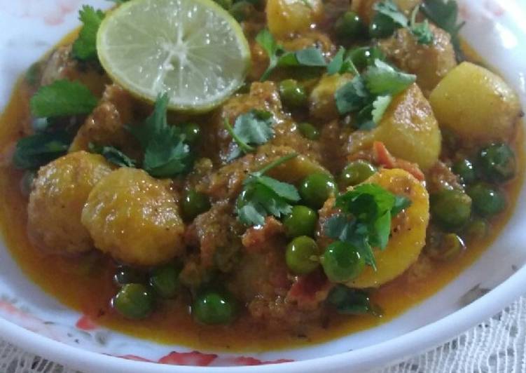 Aloo matar Malai