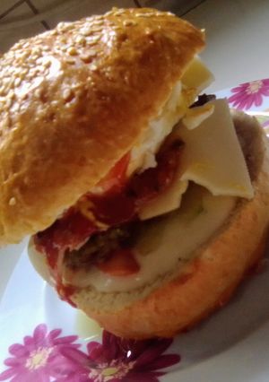 A tökéletes hamburger zsemle receptje recept fotója