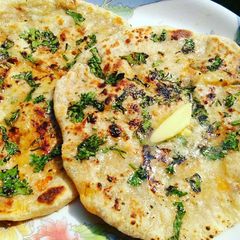 A picture of Stuffed aloo kulcha.