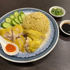 A picture of Hainanese Chicken with Rice 海南雞飯.