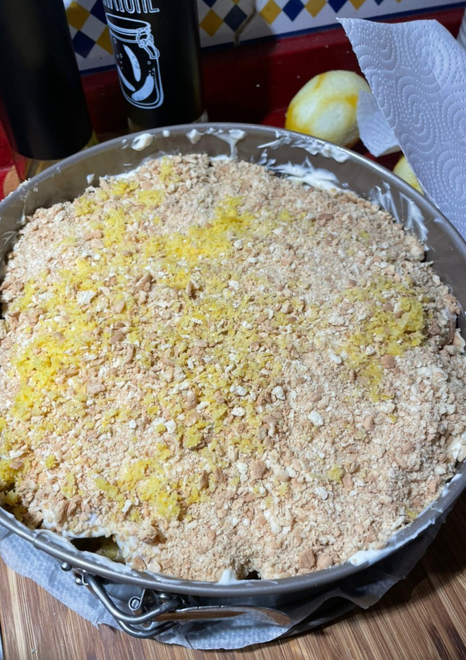 Una foto de Tarta de galletas y limón