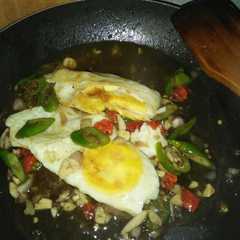 รูปของ Telor ceplok saus tiram #BikinRamadanBerkesan