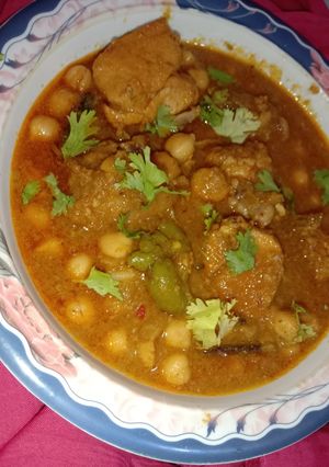 A picture of Lahori chicken cholay.