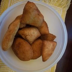 A picture of Crunchy Cardamon Mandazis.