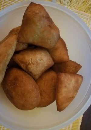 A picture of Crunchy Cardamon Mandazis.