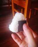 Onigiri nhật bản đơn giản vô cùng