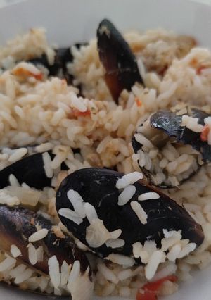 Una foto de Arroz con atún y mejillones