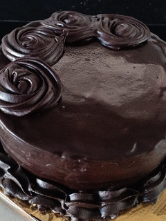 ચોકલેટ કેક (Chocolate Cake Recipe In Gujarati) રેસીપી મુખ્ય ફોટો