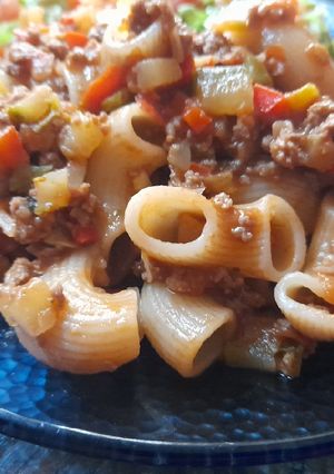 Una foto de Guisito de picada y coditos