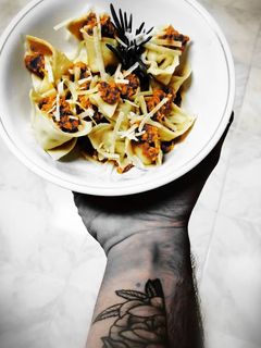 Una foto de Cappellacci de pollo con Pesto de Tomate