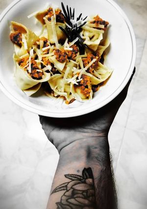 Una foto de Cappellacci de pollo con Pesto de Tomate