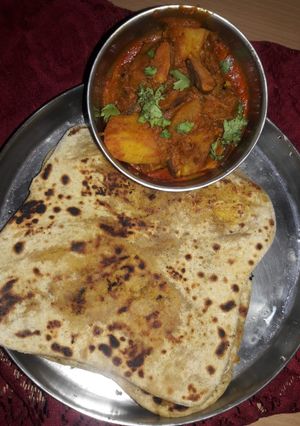A picture of Aloo paratha.
