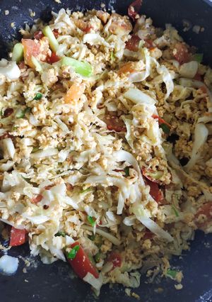 Hình của món Bắp cải xào cà chua + trứng.