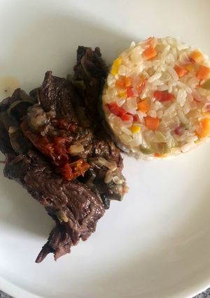 Una foto de Multicooker Easy ways - sobrecostilla a la cacerola