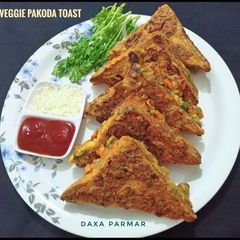 A picture of Bread Veggie Pakoda Toast.
