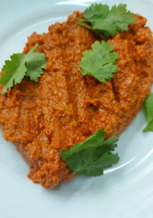 Zdjęcie przepisu MUHAMMARA CZYLI BLISKOWSCHODNI DIP Z PIECZONEJ PAPRYKI IORZECHÓw.