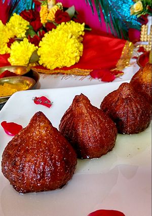 A picture of Chhenajhilli modak.