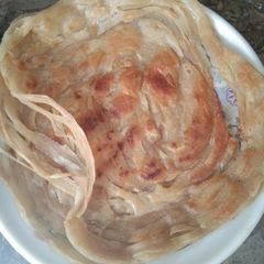 A picture of Lacha parathaa.
