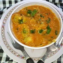 A picture of Rice cofta Curry.