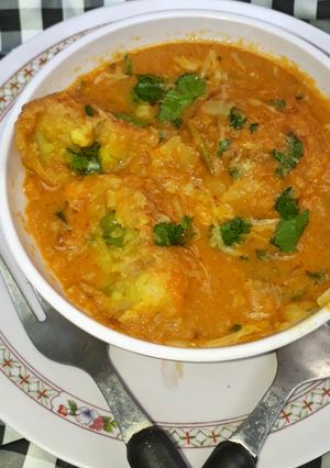 A picture of Rice cofta Curry.