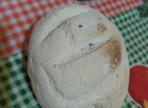 Una foto de Pan crocante sin gluten tipo baguette
