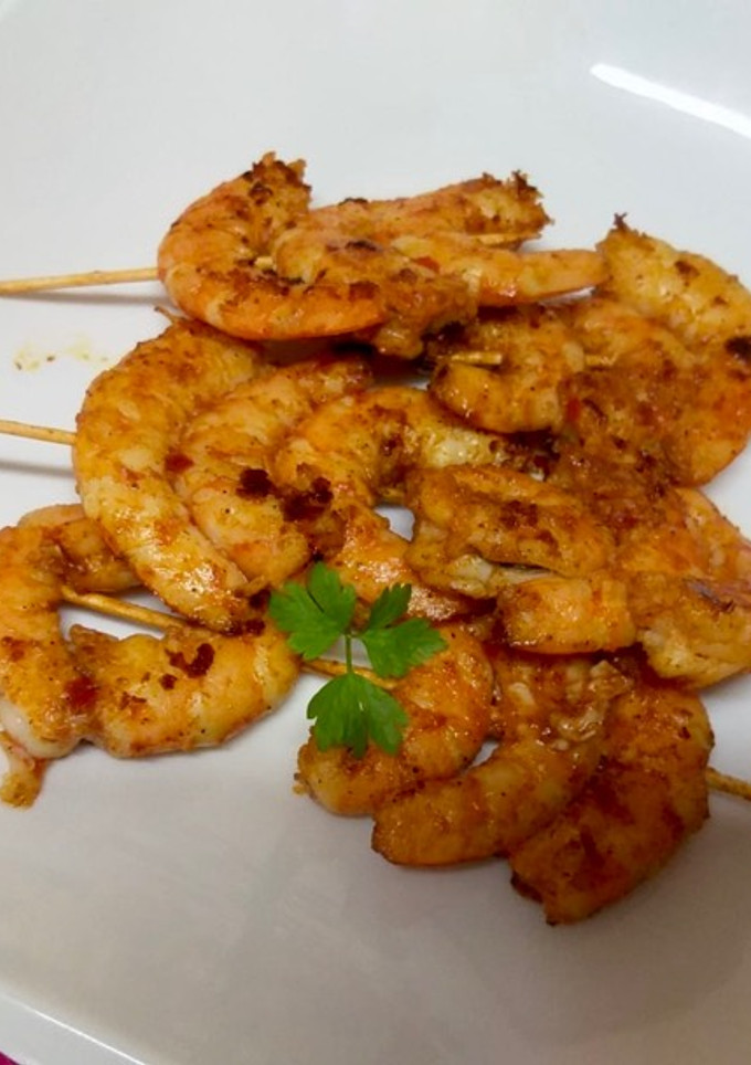 Una foto de Mini brochetas de langostinos marinados