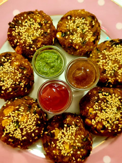 ચટપટી કોર્ન પાલક ટીક્કી (Chatpati Corn Palak Tikki Recipe In Gujarati) રેસીપી મુખ્ય ફોટો