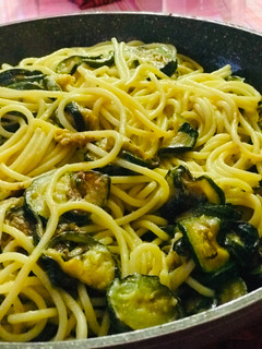 A picture of AMIEs PASTA alle ZUCCHINI.