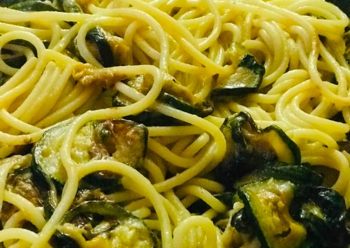 AMIEs PASTA alle ZUCCHINI