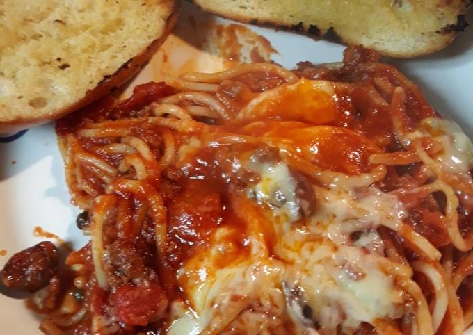 Step-by-Step Guide to Make Iconic Baked Spaghetti with Bread for Dinner Recipe