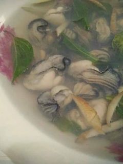 塔香薑絲蚵仔湯(牡犡) 的食譜成品照片