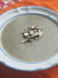 Una foto de Crema de Champiñones 😋